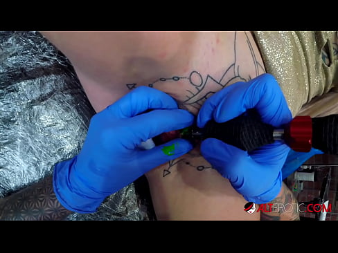 ❤️ Extrem tattooed Hottie Sully Savage krut en Tattoo op hirem Klitoris ❤ Hausgemachte Porno op lb.klassikaprint.ru ❌️❤